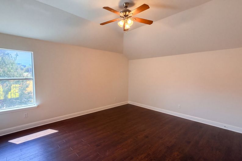 Photo 18 of 24 of 2446 Chesterfield Rd, Garland, TX