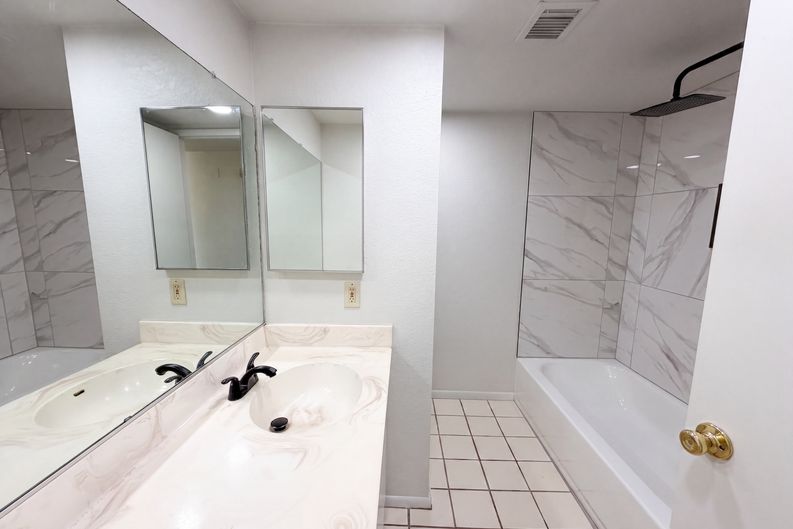 Photo 18 of 27 of 1413 W Behrend Dr, Phoenix, AZ