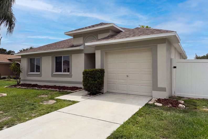 Photo 18 of 22 of 13236 Pike Lake Dr, Riverview, FL