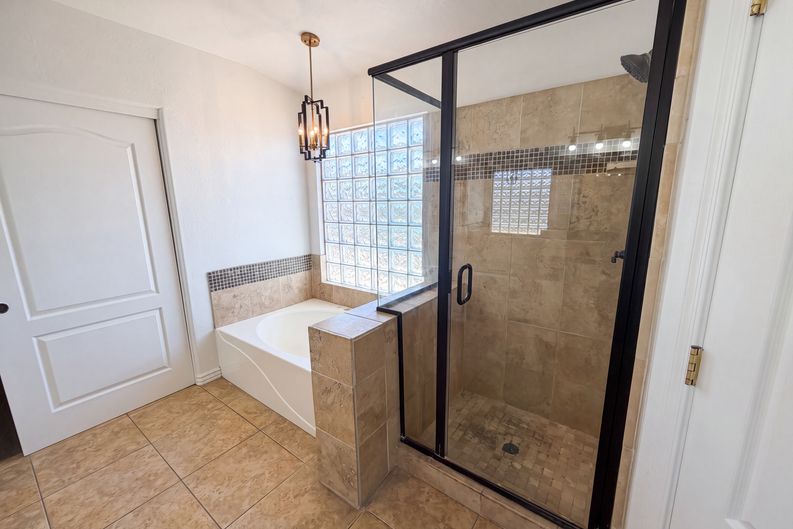 Photo 18 of 35 of 17645 W Hale Bopp Dr, Goodyear, AZ