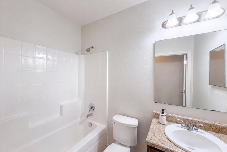 Photo 17 of 24 of 1048 Bethpage Rd, Auburndale, FL