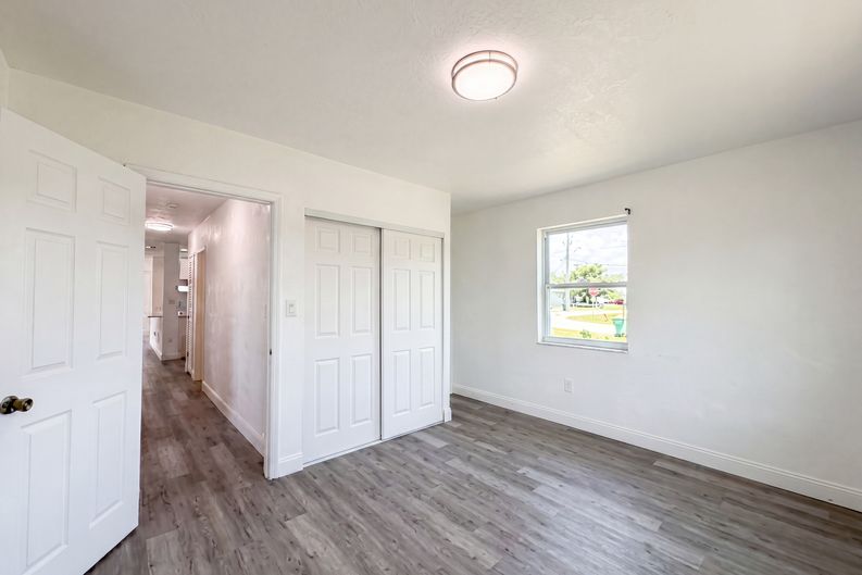 Photo 17 of 26 of 21530 Glendale Ave, Port Charlotte, FL