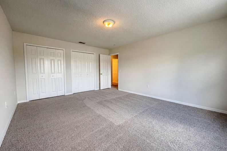Photo 17 of 26 of 2158 Willesdon Dr W, Jacksonville, FL