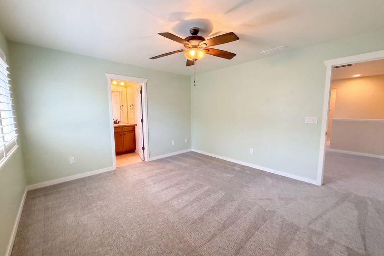 Photo 11 of 40 of 14928 Nighthawk Ln, Broomfield, CO