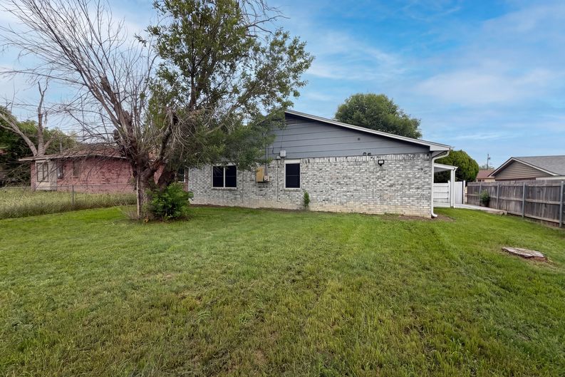 Photo 17 of 18 of 203 W Hogan Dr, Copperas Cove, TX