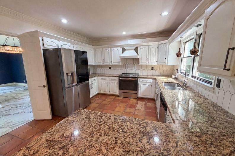 Photo 21 of 28 of 644 Laurel Wood Dr SW, Marietta, GA