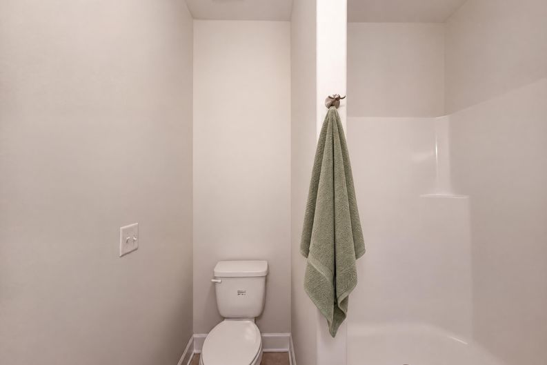 Photo 18 of 22 of 2043 Pinecrest Dr, Nashville, TN