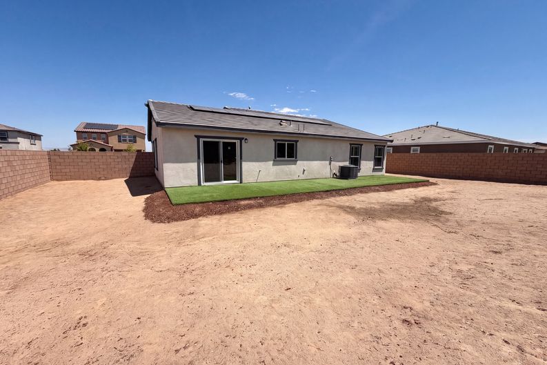 Photo 5 of 21 of 11550 Halter St, Victorville, CA