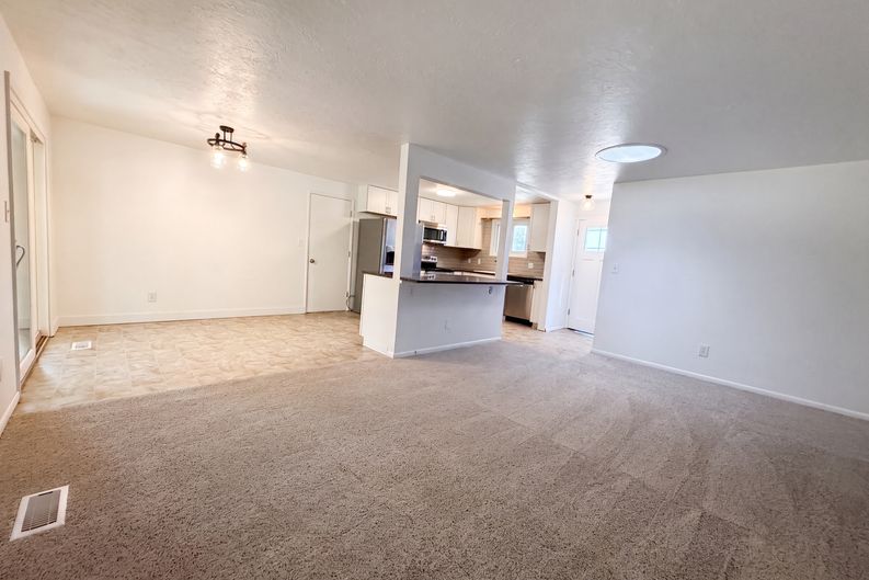 Photo 9 of 21 of 220 NE Cambridge Cir, Corvallis, OR