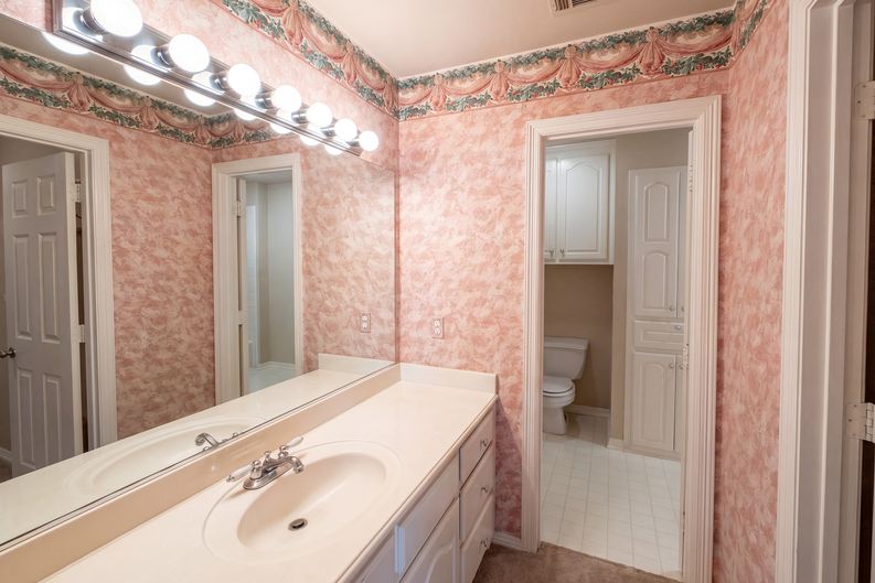Photo 18 of 27 of 2533 Vista Creek Ct, Garland, TX