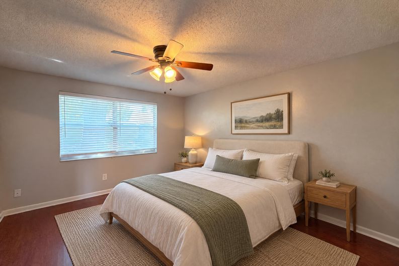 Photo 4 of 17 of 16005 Woodpine Dr, Tampa, FL