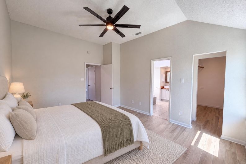 Photo 4 of 25 of 713 Lake Bluff Dr, Flower Mound, TX