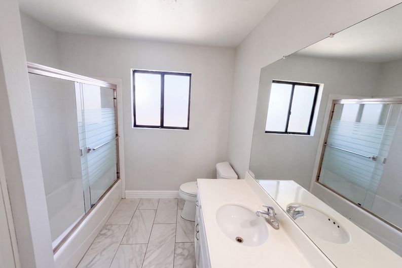 Photo 14 of 24 of 4380 Flightwood Cir, Hemet, CA