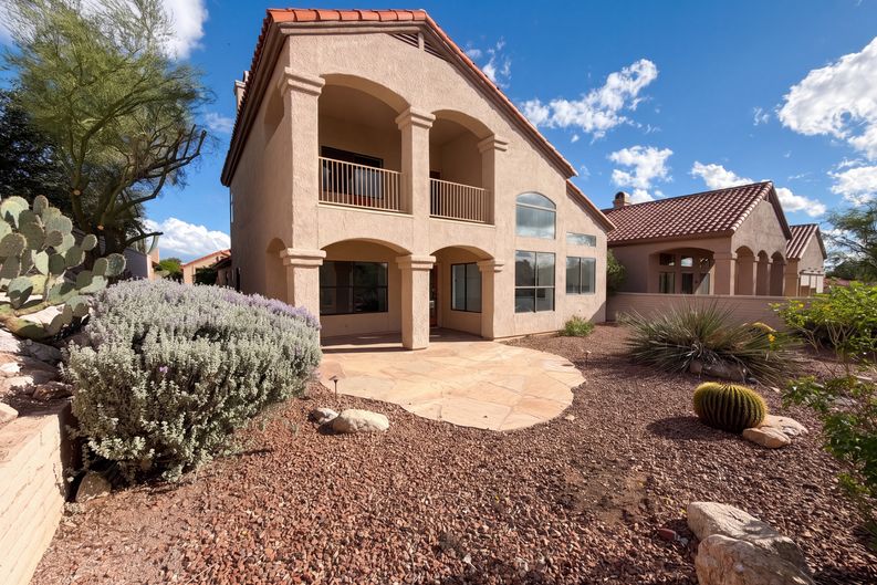 Photo 5 of 29 of 5997 N Moon Crest Dr, Tucson, AZ
