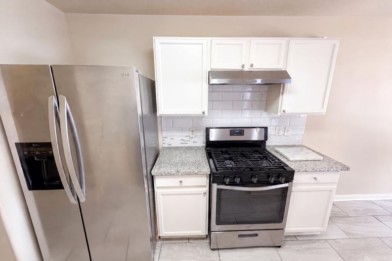 Photo 11 of 28 of 10250 Rolleston Ln, Houston, TX