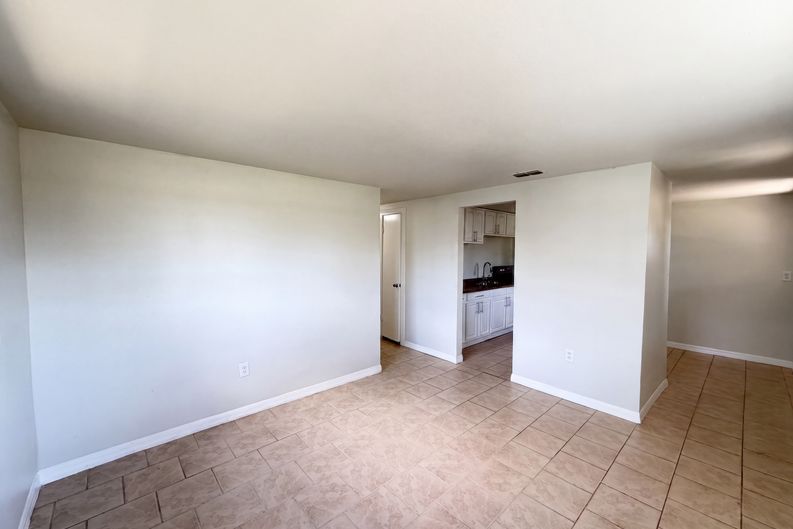 Photo 3 of 17 of 2213 Bouyer St, Lake Wales, FL