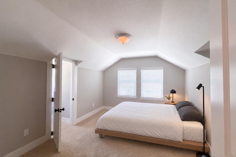 Photo 18 of 41 of 3210 San Jose Way, Sacramento, CA
