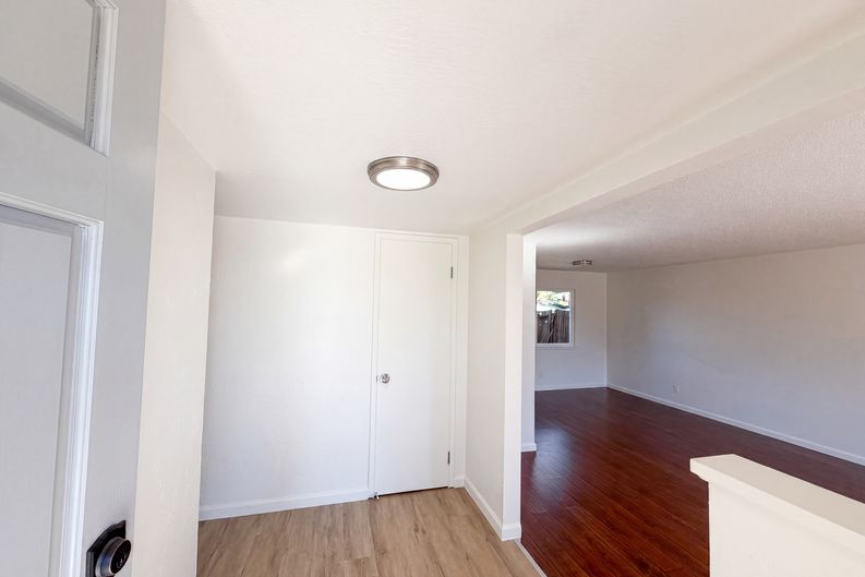 Photo 7 of 39 of 4948 Dewey Dr, Fair Oaks, CA