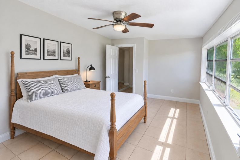 Photo 4 of 18 of 154 SE Soneto Ct, Port Saint Lucie, FL