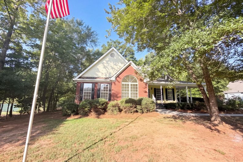 Photo 17 of 24 of 2050 Windfield Dr, Monroe, GA