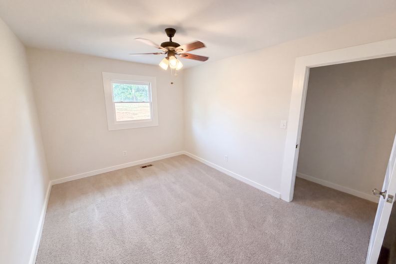 Photo 23 of 41 of 204 Jim Grizzle Rd, Royston, GA