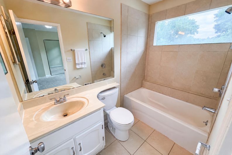 Photo 15 of 24 of 3271 Tennington Pl, Lawrenceville, GA