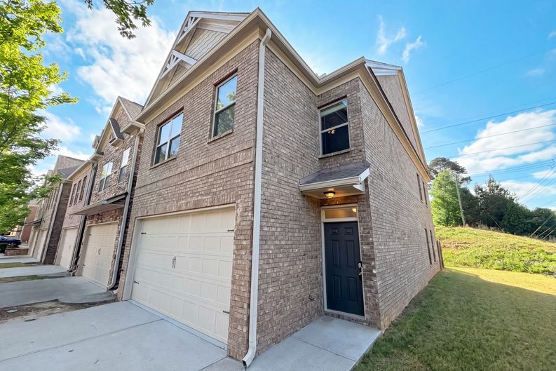 Photo 21 of 24 of 10555 Naramore Ln, Alpharetta, GA