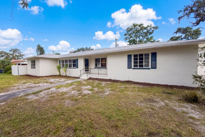 Photo 9 of 34 of 601 Myrtle Way S, Saint Petersburg, FL
