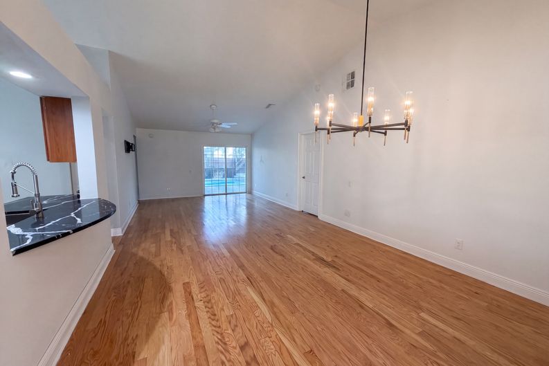 Photo 7 of 21 of 1204 Tiger Wood Ct, Valrico, FL