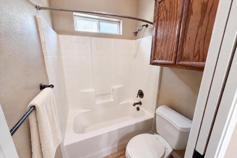 Photo 15 of 18 of 6906 King George Pl, Corpus Christi, TX