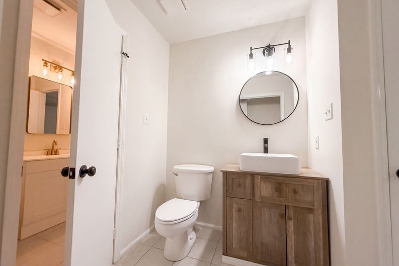 Photo 8 of 27 of 4043 Windward Dr, Tega Cay, SC