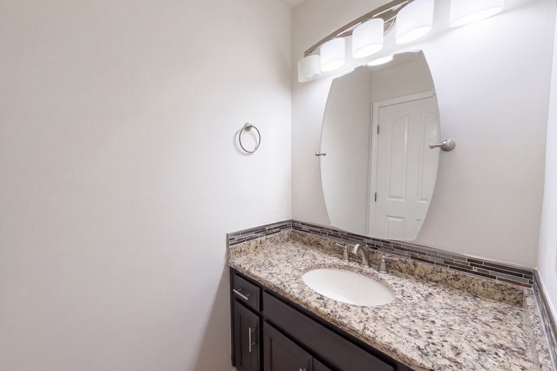 Photo 12 of 22 of 8018 Valencia Dr, Smyrna, TN