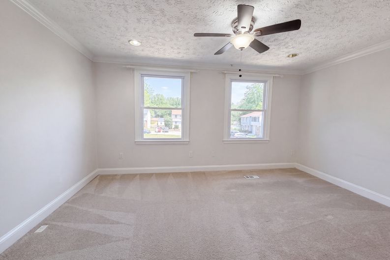 Photo 18 of 57 of 8769 Kanawha Ct, Lorton, VA