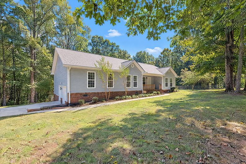 Photo 21 of 24 of 4300 Peeksville Rd, McDonough, GA