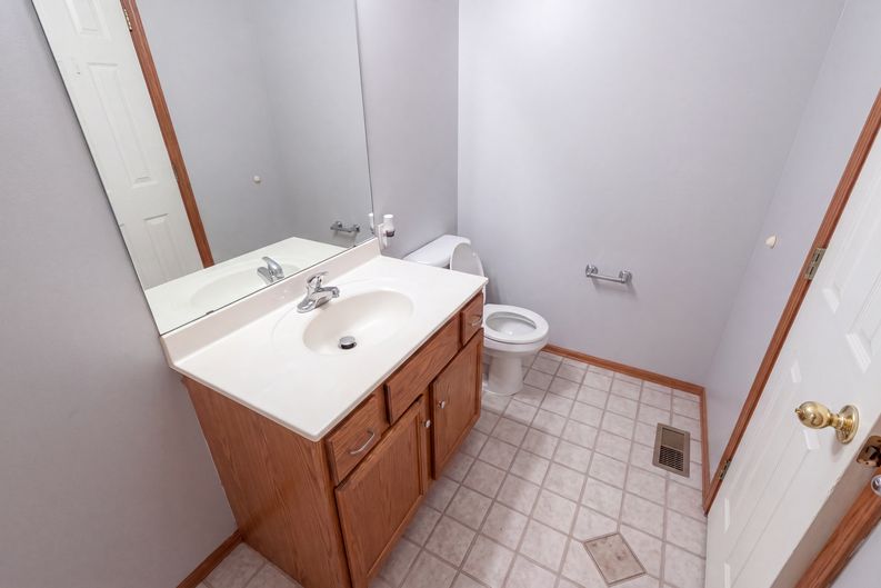 Photo 26 of 41 of 6505 E 44th St N, Bel Aire, KS