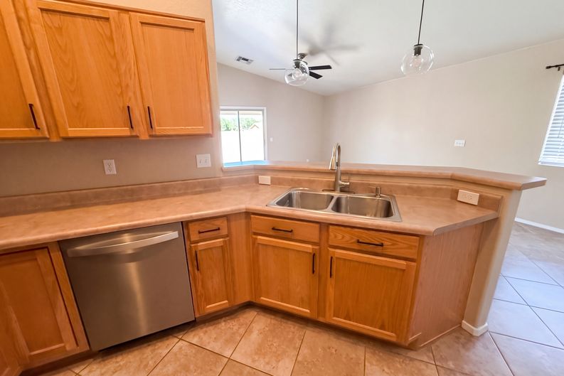 Photo 8 of 27 of 7718 S Titanite Ln, Tucson, AZ