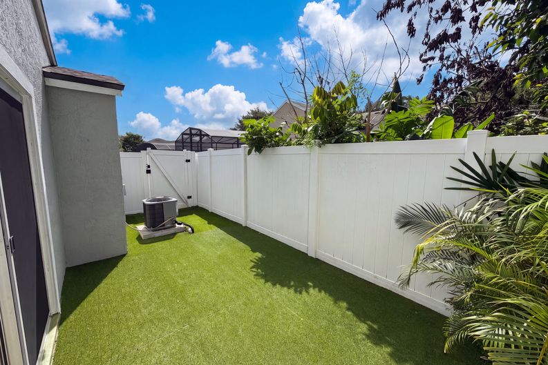 Photo 19 of 20 of 411 Dorchester Sq, Lake Mary, FL