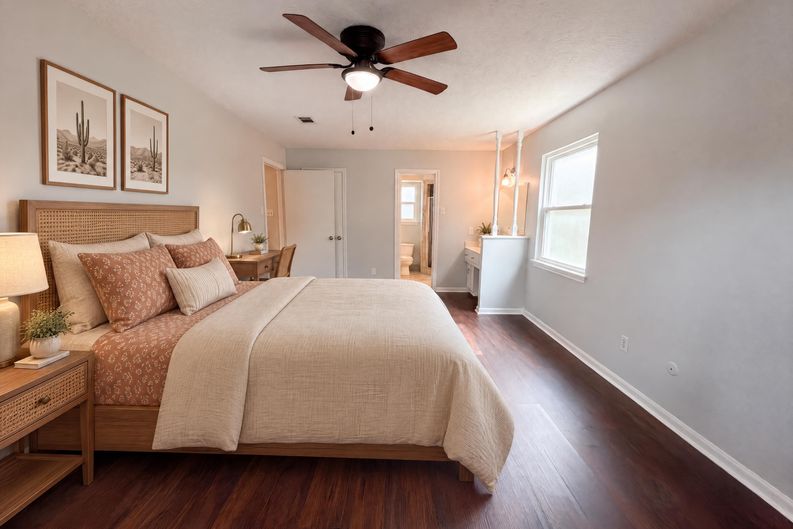 Photo 3 of 25 of 16121 Lakeview Dr, Jersey Village, TX