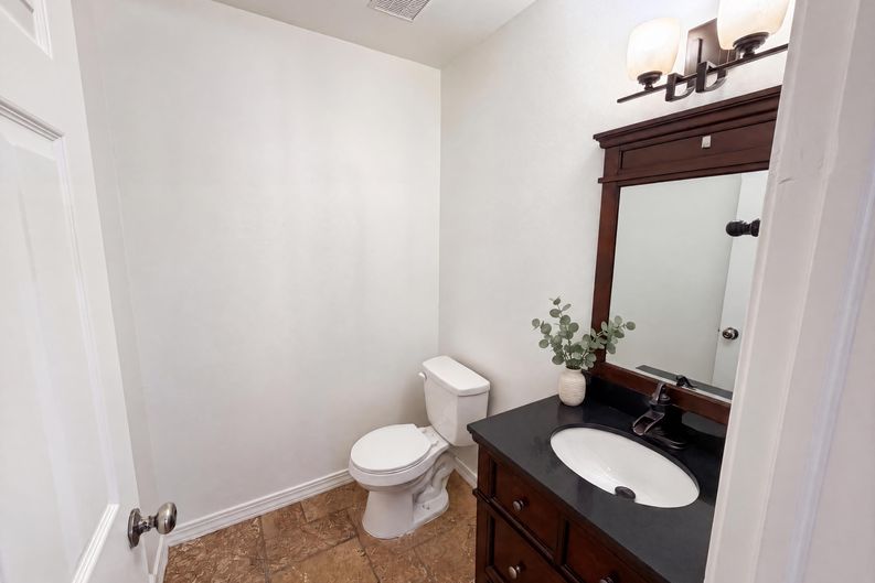 Photo 18 of 26 of 866 S 1580 W, Lehi, UT