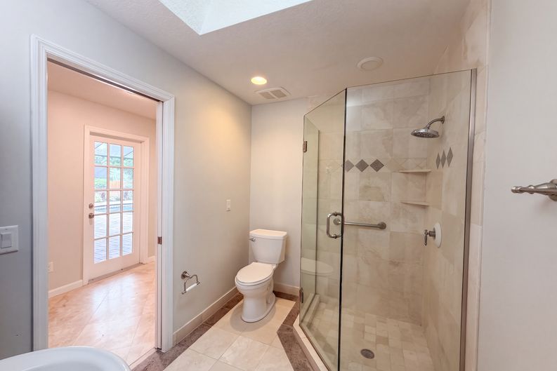 Photo 15 of 30 of 455 Longmeadow Ln, Longwood, FL