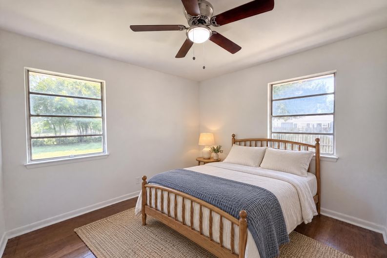 Photo 10 of 16 of 1213 S Ridgeway Dr, Cleburne, TX