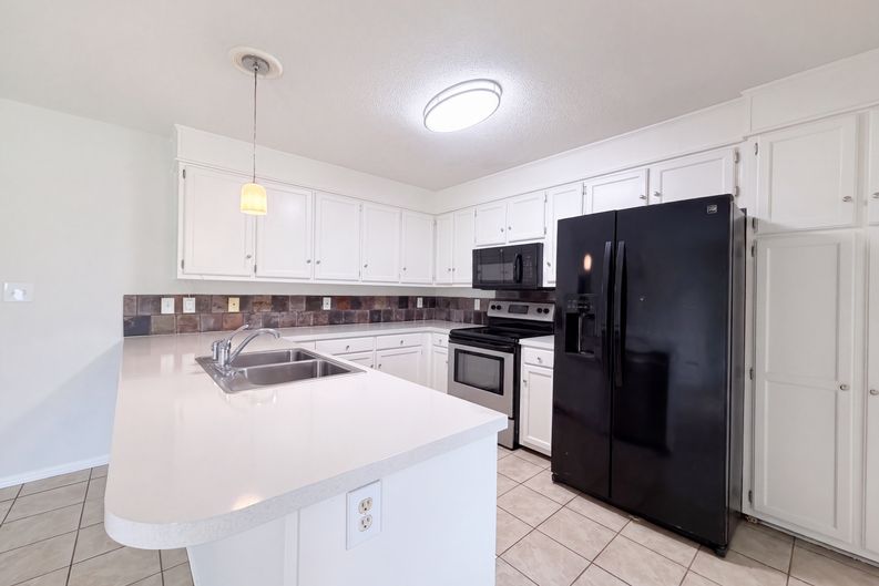 Photo 7 of 15 of 2243 Mintew Cir, Lincolnton, NC