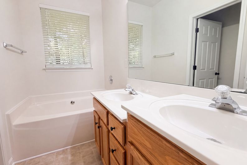 Photo 15 of 17 of 12740 Windyedge Rd, Huntersville, NC