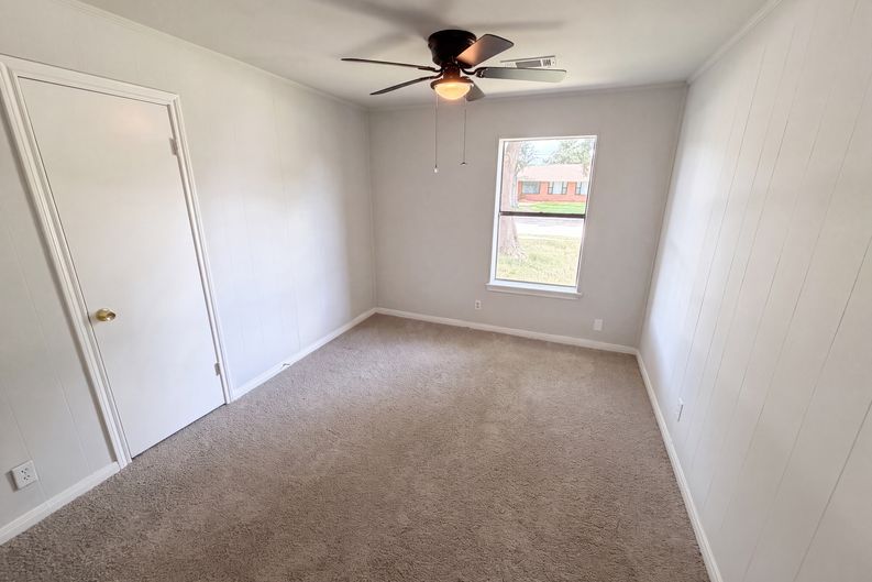 Photo 14 of 20 of 10502 Bessemer St, Houston, TX