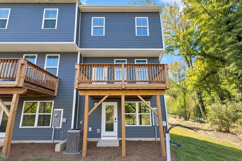 Photo 5 of 26 of 3344 Beeler Ln, Charlotte, NC