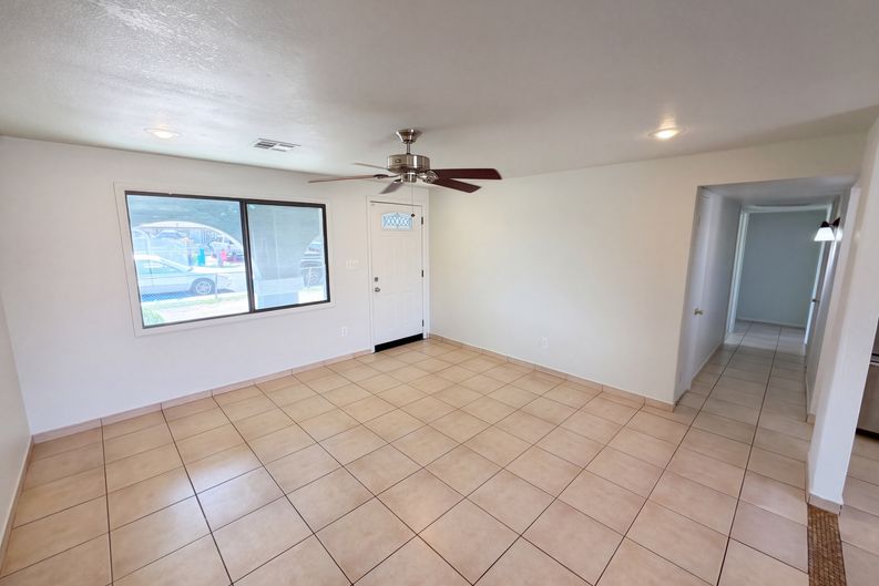 Photo 7 of 32 of 6208 W Alvarado Rd, Phoenix, AZ