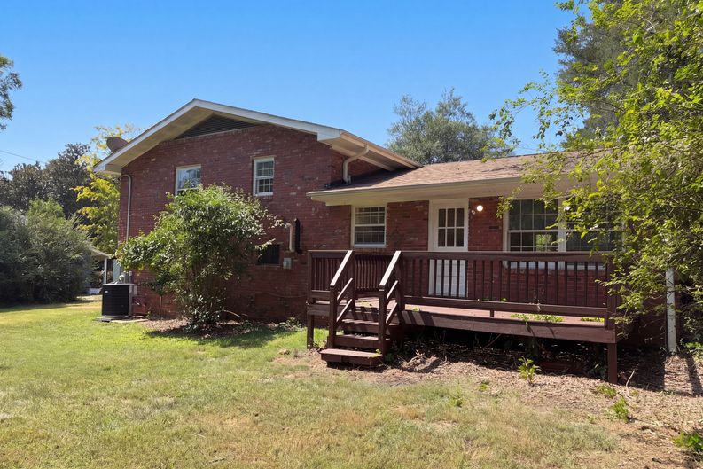 Photo 10 of 41 of 2618 Speas Rd, Winston Salem, NC