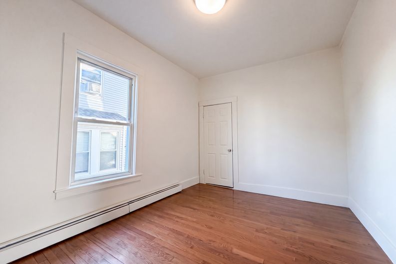Photo 4 of 33 of 103 Goodridge St, Lynn, MA