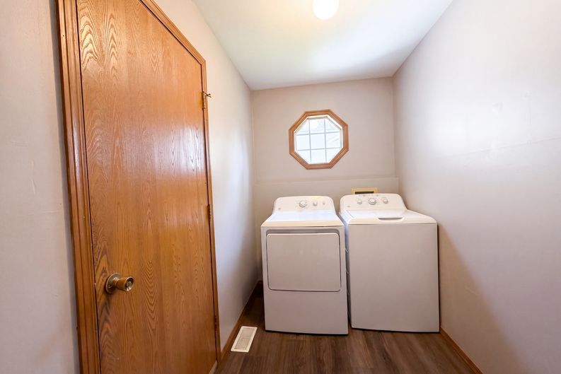 Photo 23 of 30 of 923 Keeneland Rd, Florissant, MO