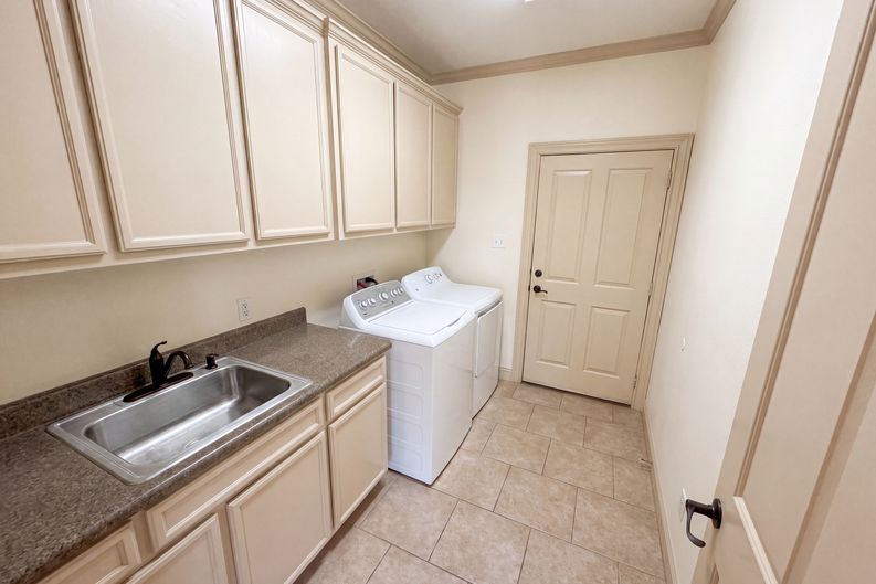Photo 19 of 24 of 7945 Laurelwood St, Beaumont, TX